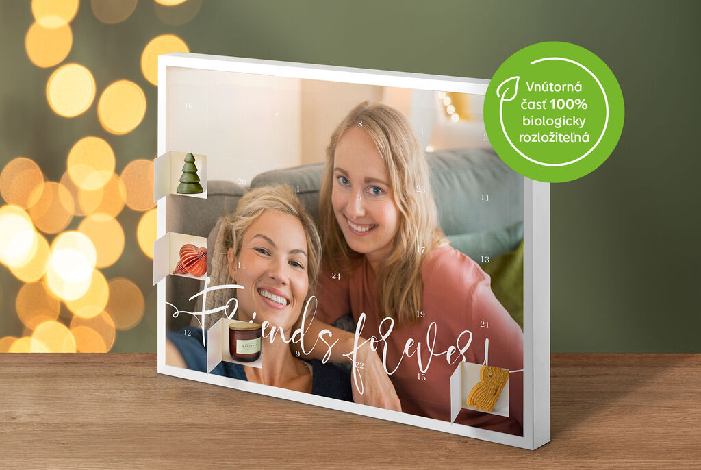 Láskyplne navrhnutý adventný kalendár s vianočnými motívmi